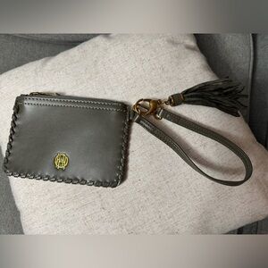 House of Harlow dark green wristlet - new